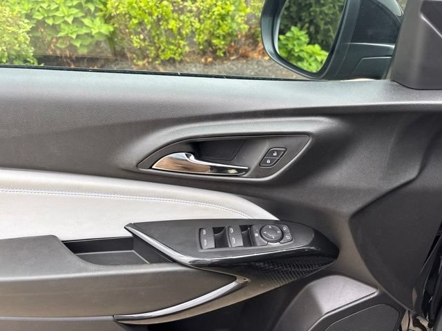 Used 2025 Chevrolet Trax LT FWD image 15