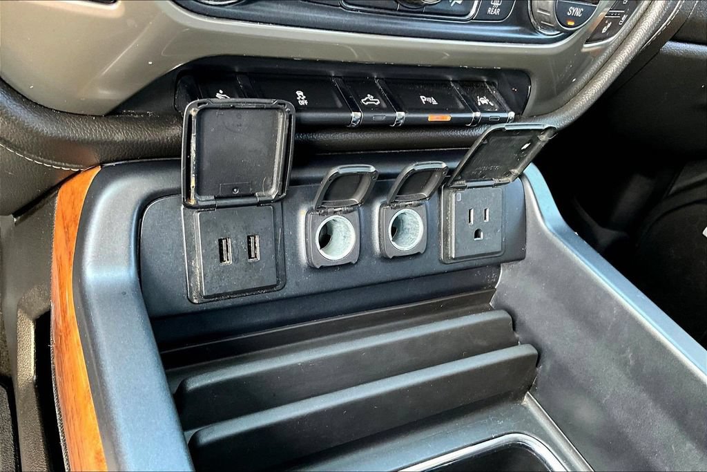 Used 2017 Chevrolet Silverado 1500 High Country RWD image 19