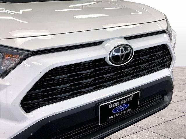 Used 2021 Toyota RAV4 LE AWD/4WD image 29