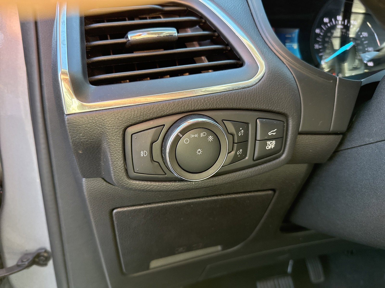 Certified 2022 Ford Edge Titanium image 26