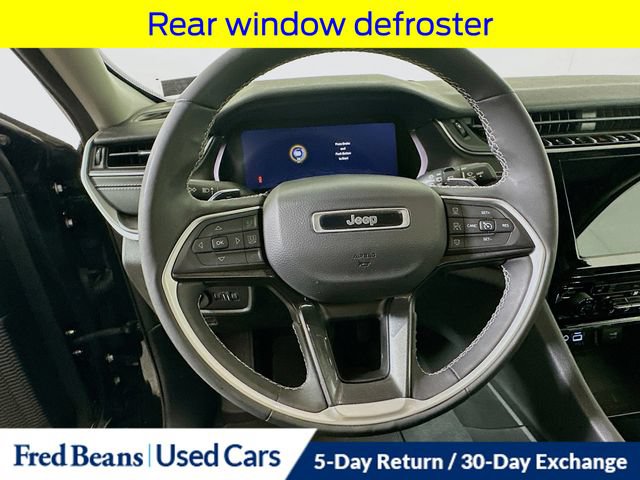 Used 2023 Jeep Grand Cherokee Laredo w/ Luxury Tech Group I AWD/4WD image 14