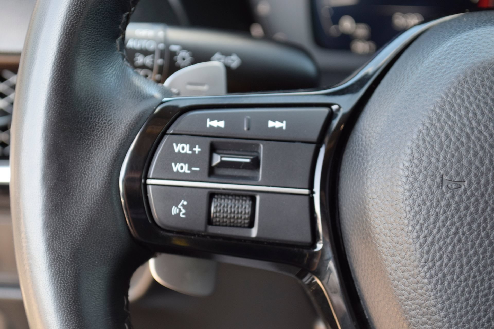 Used 2025 Acura ADX AWD image 8