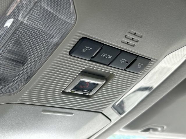 Used 2022 Toyota RAV4 LE FWD image 37