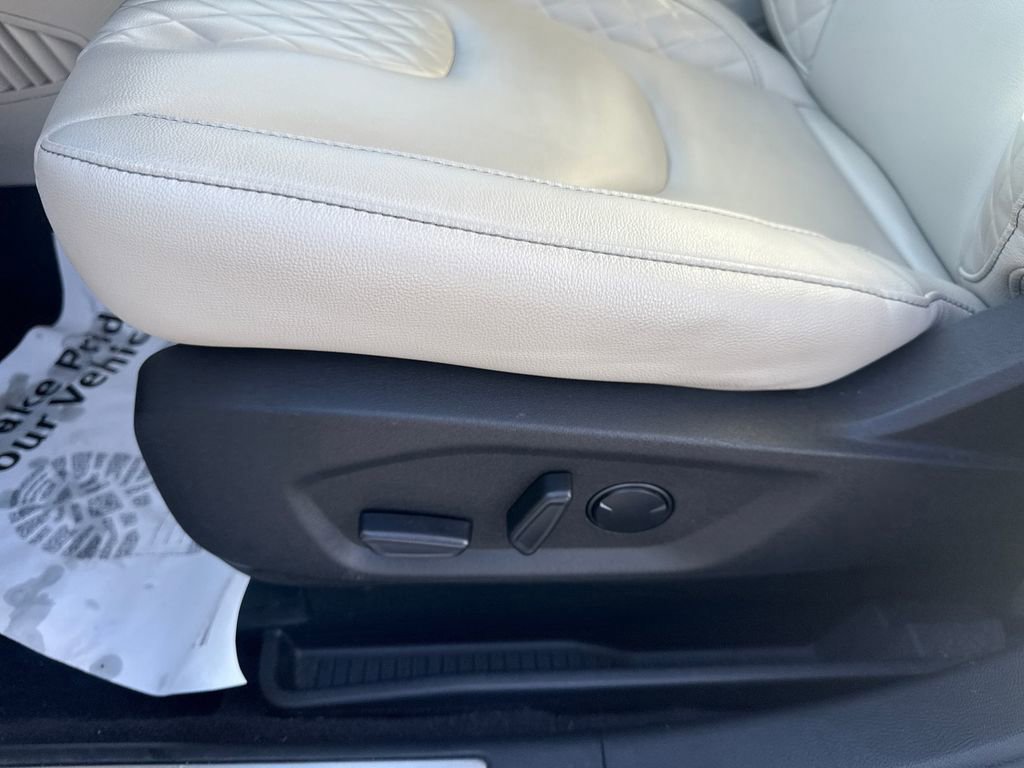 Certified 2023 Ford Edge Titanium image 28