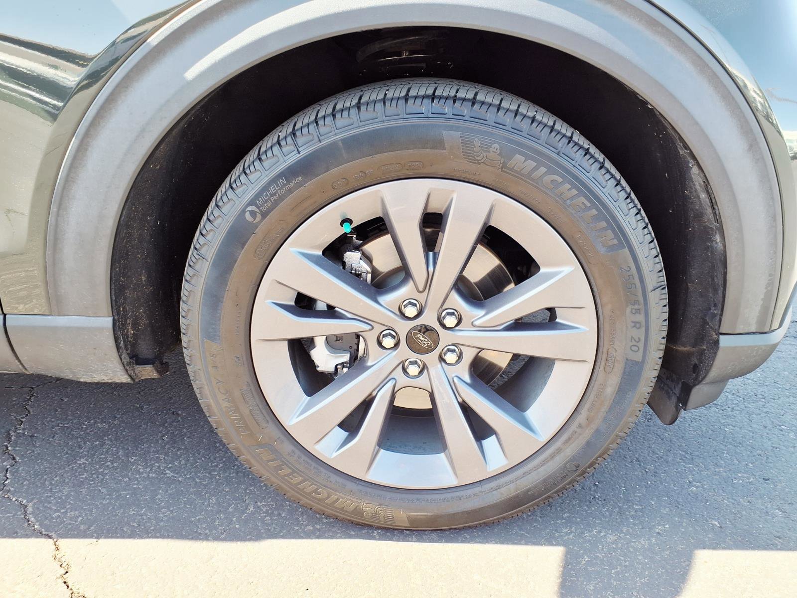 Certified 2024 Ford Explorer XLT w/ Equipment Group 202A RWD image 9