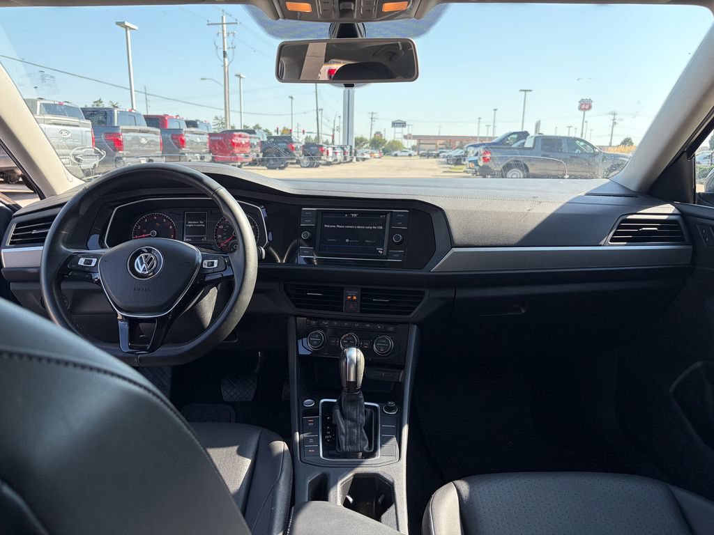 Used 2020 Volkswagen Jetta SE w/ SE Cold Weather Package FWD image 26