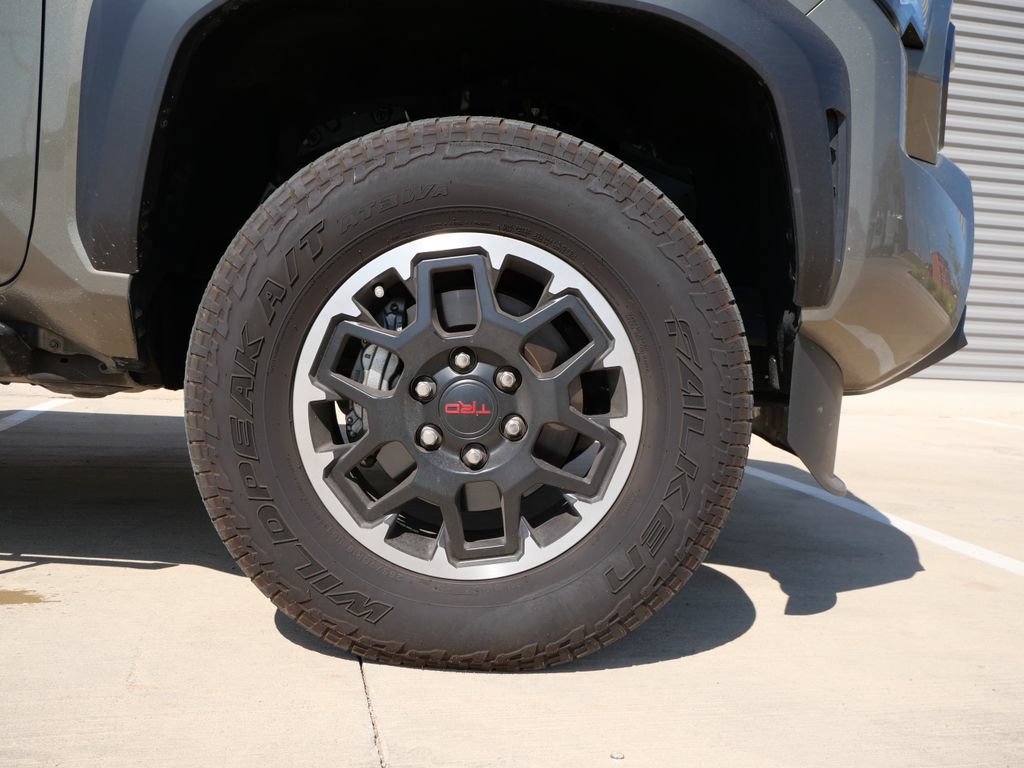 Used 2025 Toyota Tacoma TRD Off-Road AWD/4WD image 7