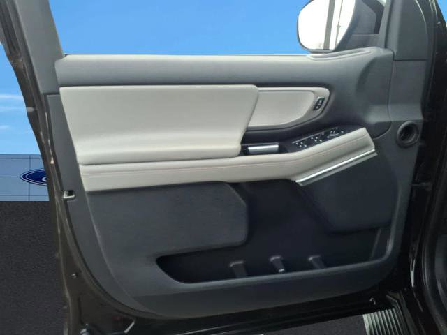 Certified 2025 Ford Expedition Max Active image 18