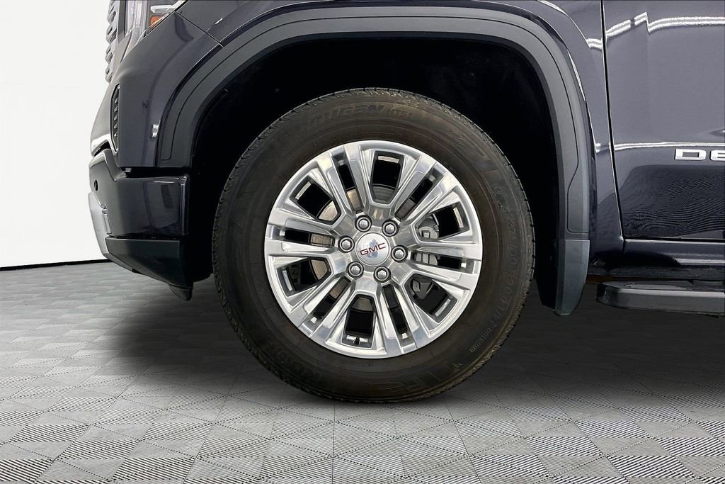 Used 2023 GMC Sierra 1500 Denali w/ Technology Package AWD/4WD image 9