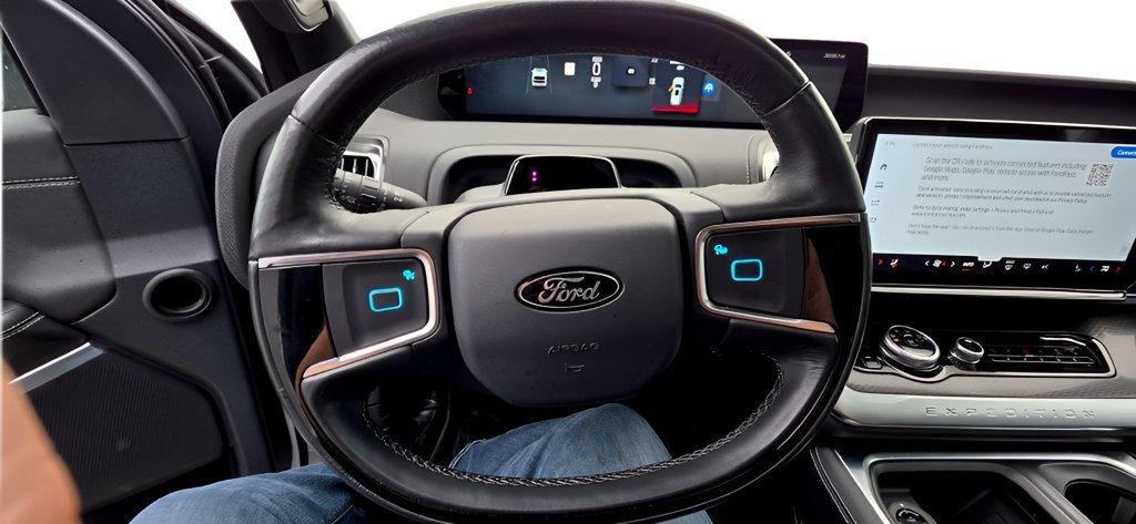 Certified 2025 Ford Expedition Max Platinum w/ Stealth Appearance Package AWD/4WD image 32