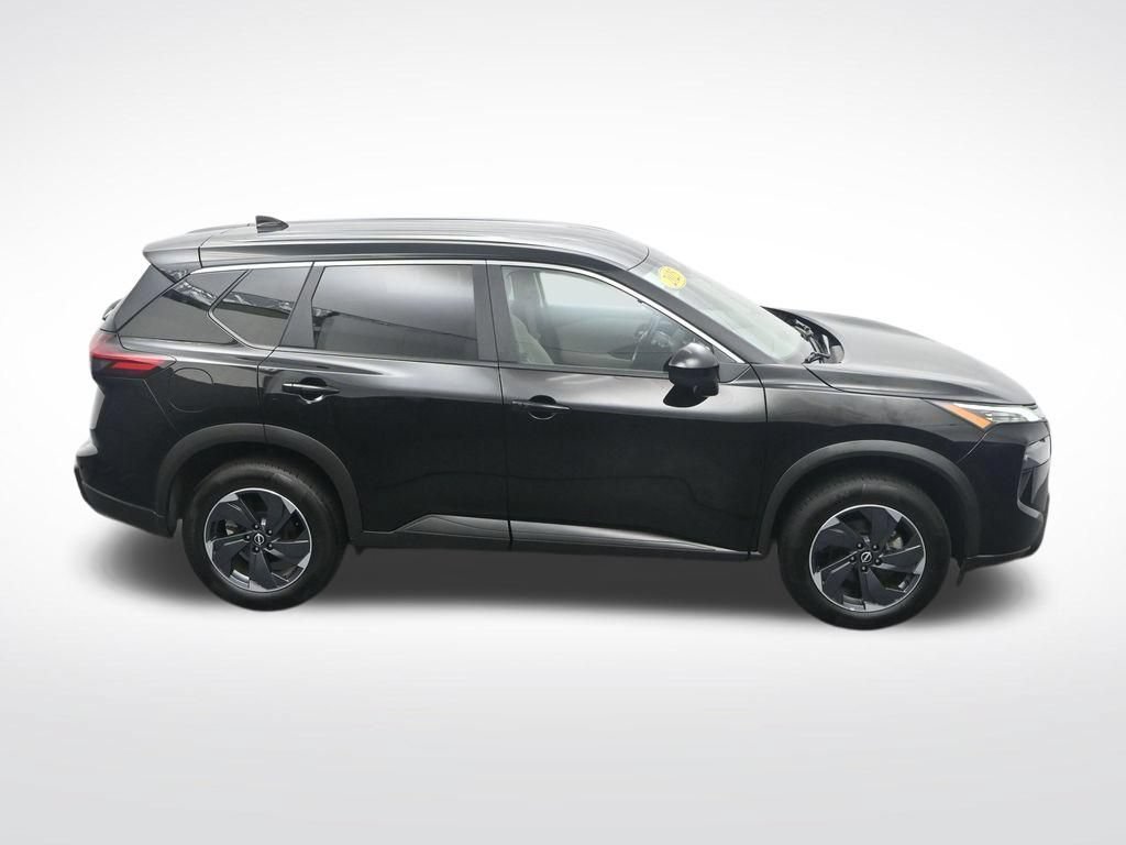 Used 2025 Nissan Rogue SV FWD image 34