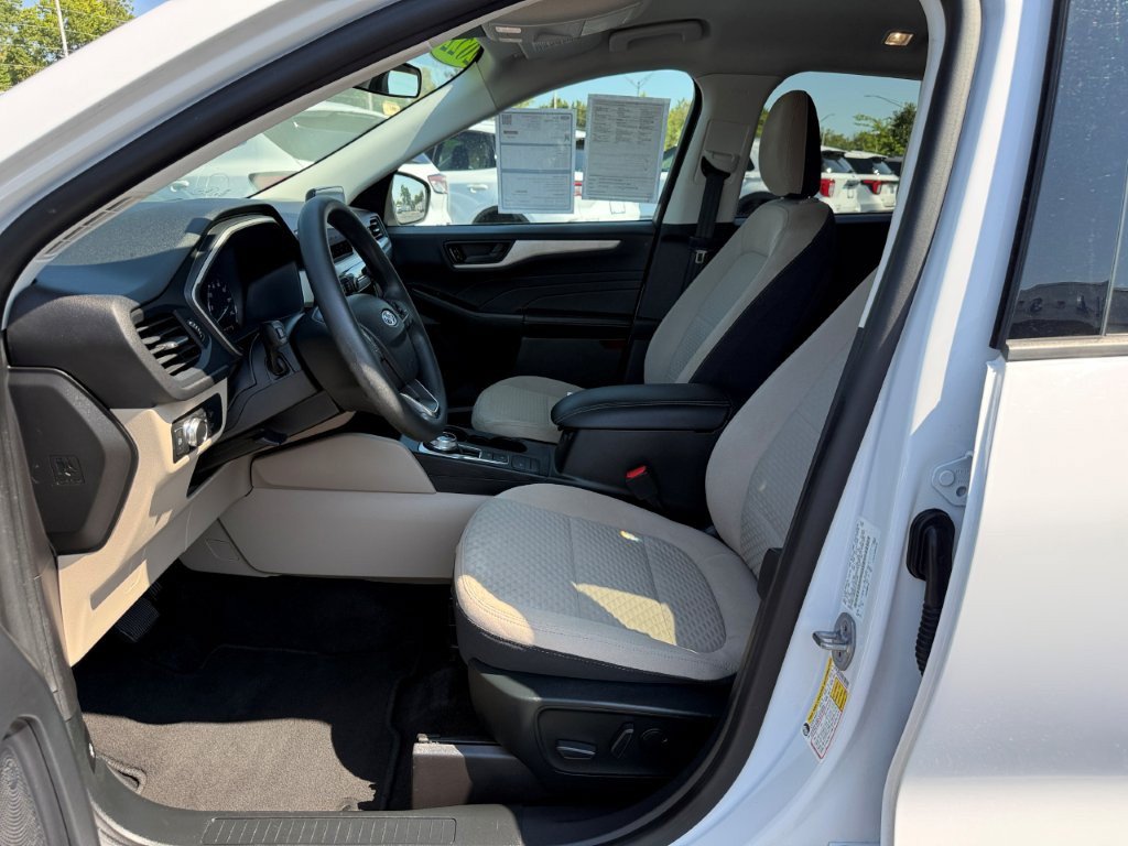 Certified 2022 Ford Escape SE AWD/4WD image 13