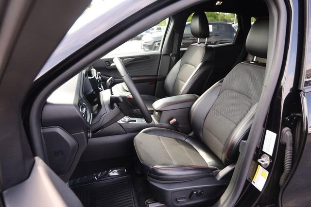 Certified 2025 Ford Escape ST-Line AWD/4WD image 8