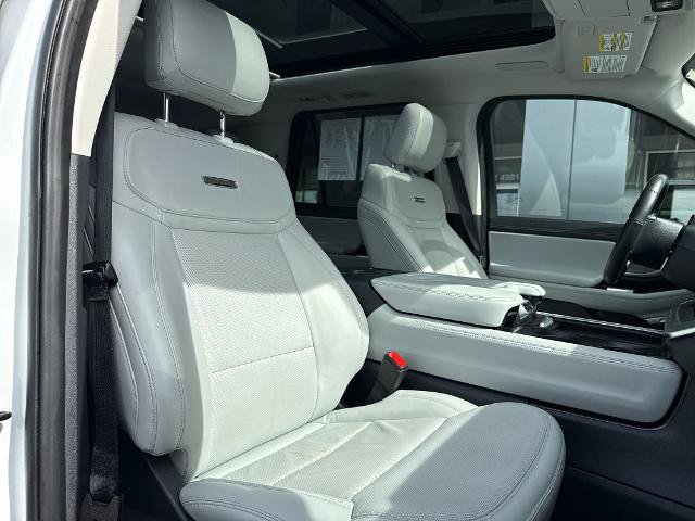 Certified 2025 Ford Expedition Platinum w/ Driver's Package AWD/4WD image 35