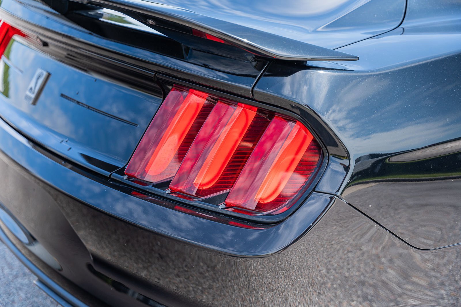 Certified 2020 Ford Mustang Shelby GT350 w/ Technology Package image 13