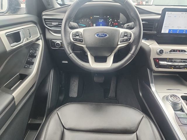 Certified 2023 Ford Explorer XLT w/ Equipment Group 202A AWD/4WD image 9