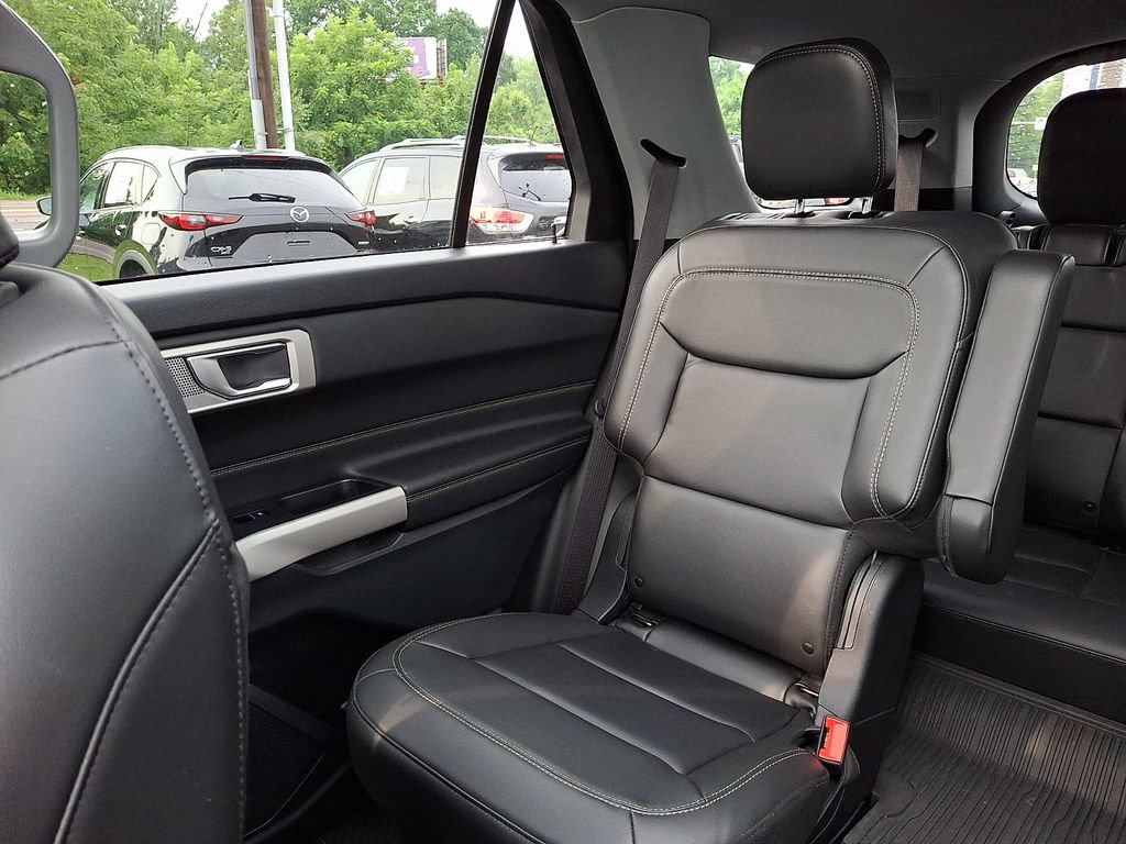 Certified 2024 Ford Explorer XLT w/ Equipment Group 202A AWD/4WD image 18