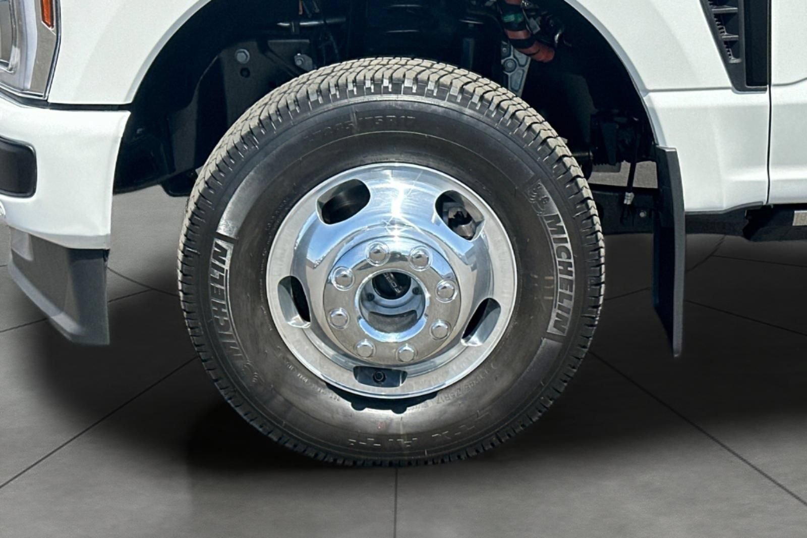 Certified 2026 Ford F350 Platinum AWD/4WD image 30