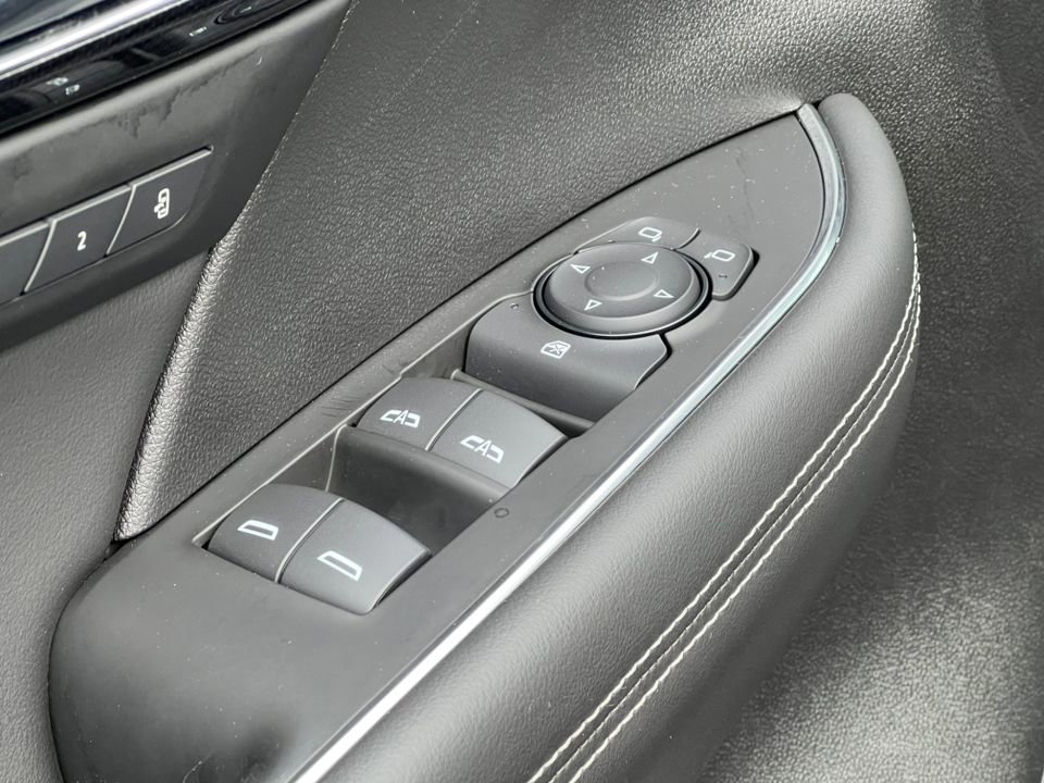 Used 2023 Buick Envision Essence w/ Technology Package I image 22