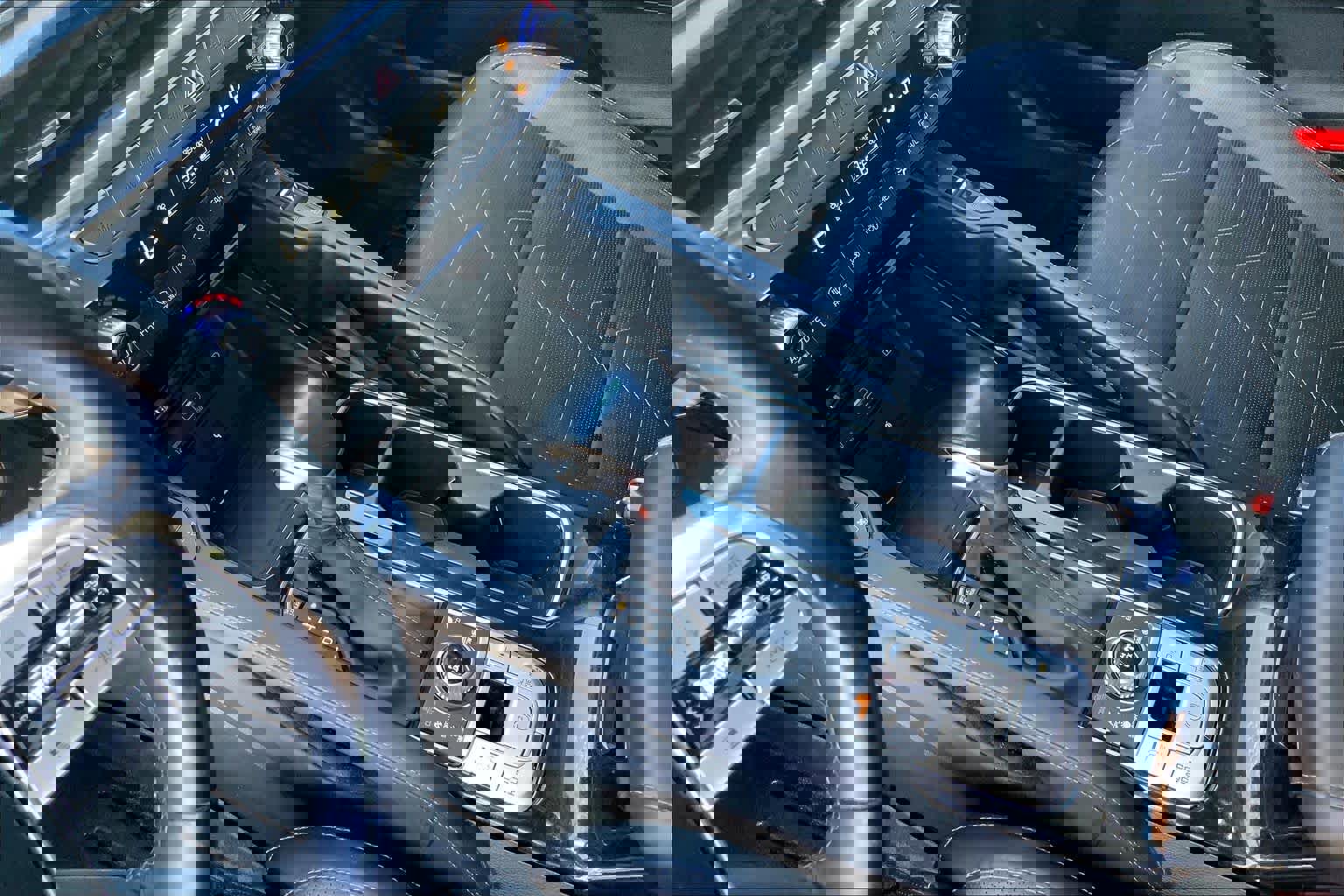 Used 2022 Kia Telluride SX w/ SX Prestige Package image 16