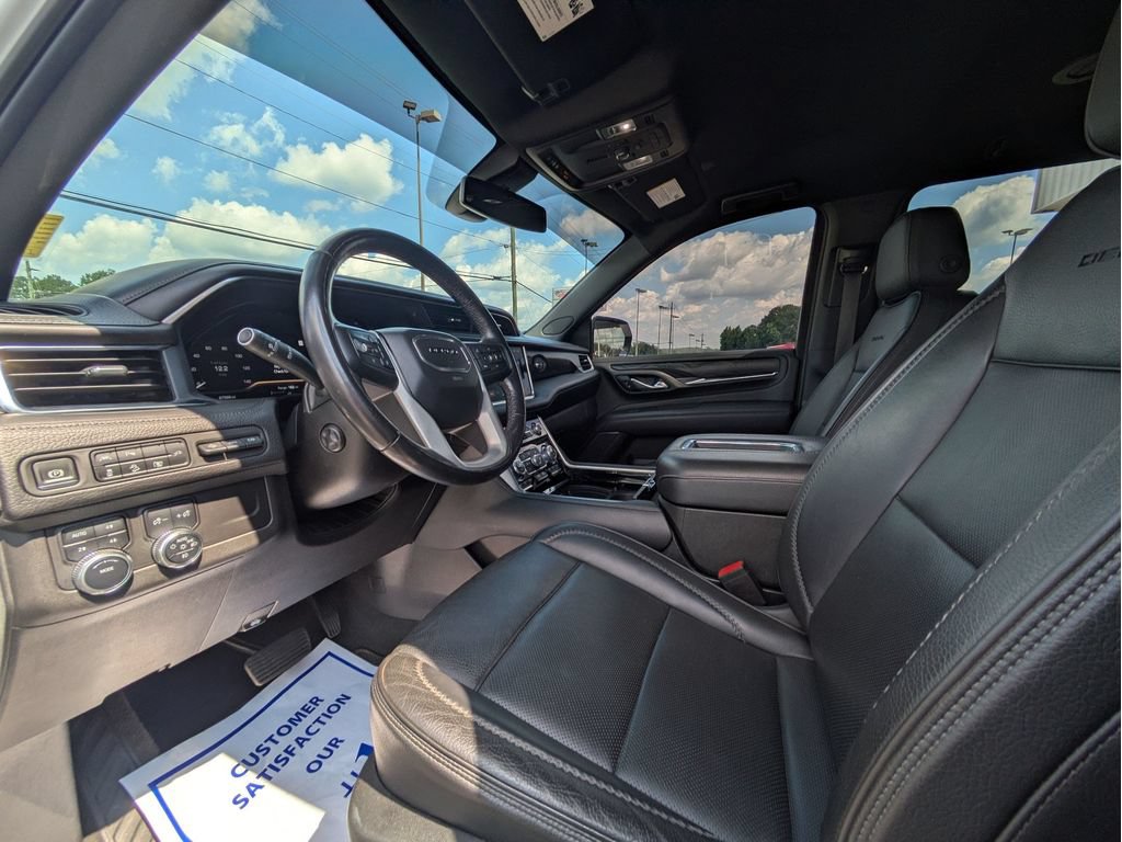 Used 2022 GMC Yukon XL Denali AWD/4WD image 12