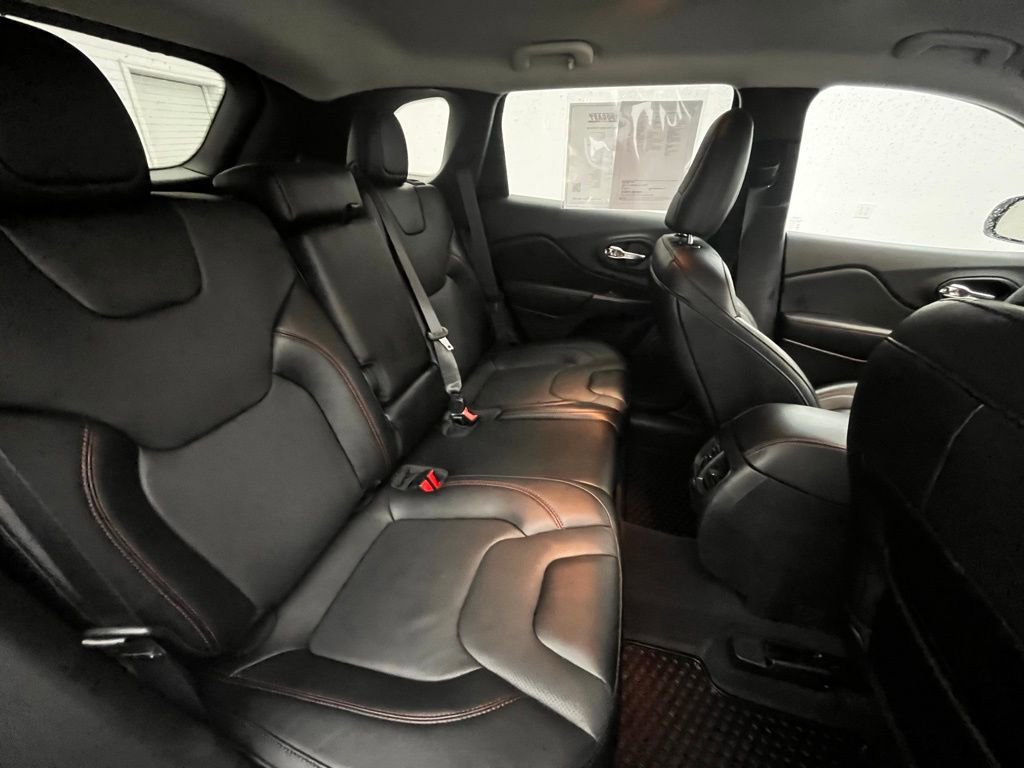 Used 2022 Jeep Cherokee Trailhawk w/ Premium Leather Package image 34