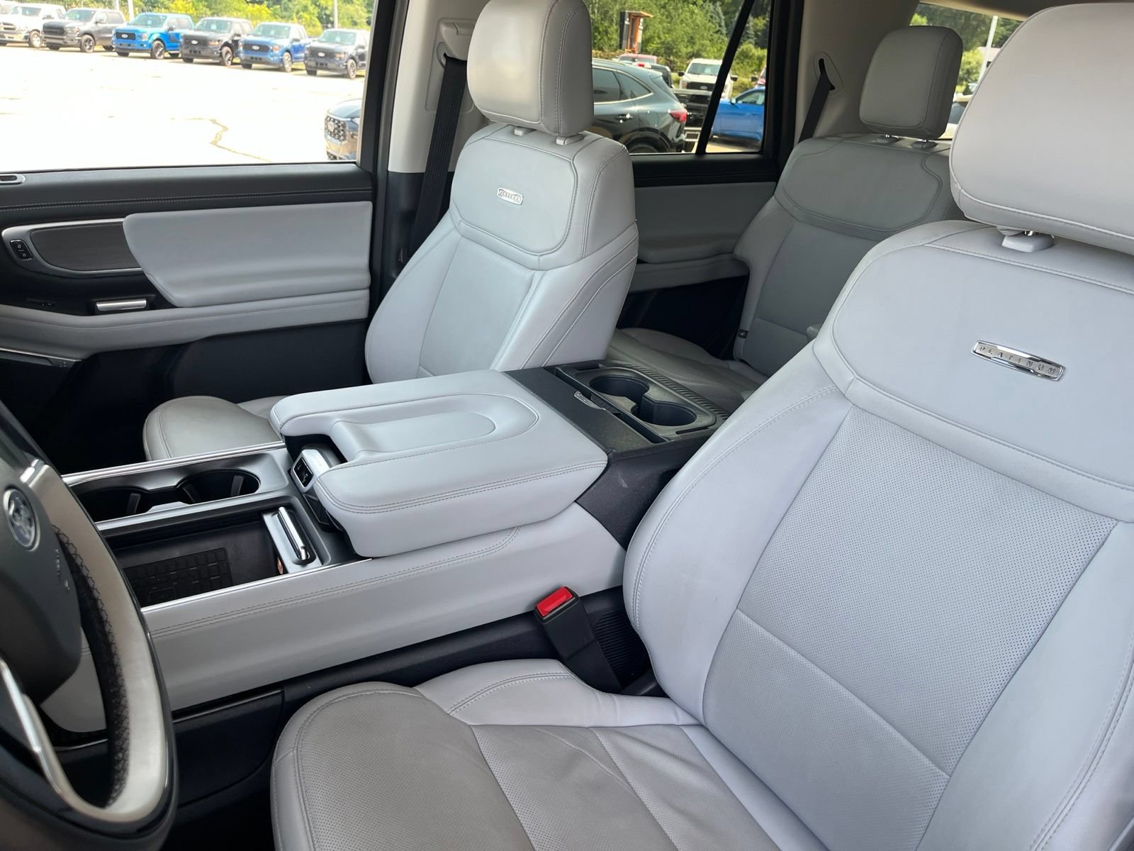 Certified 2025 Ford Expedition Platinum AWD/4WD image 14