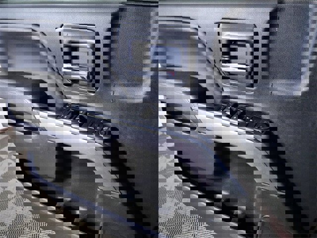 Used 2018 Chevrolet Silverado 1500 LT w/ All Star Edition image 24