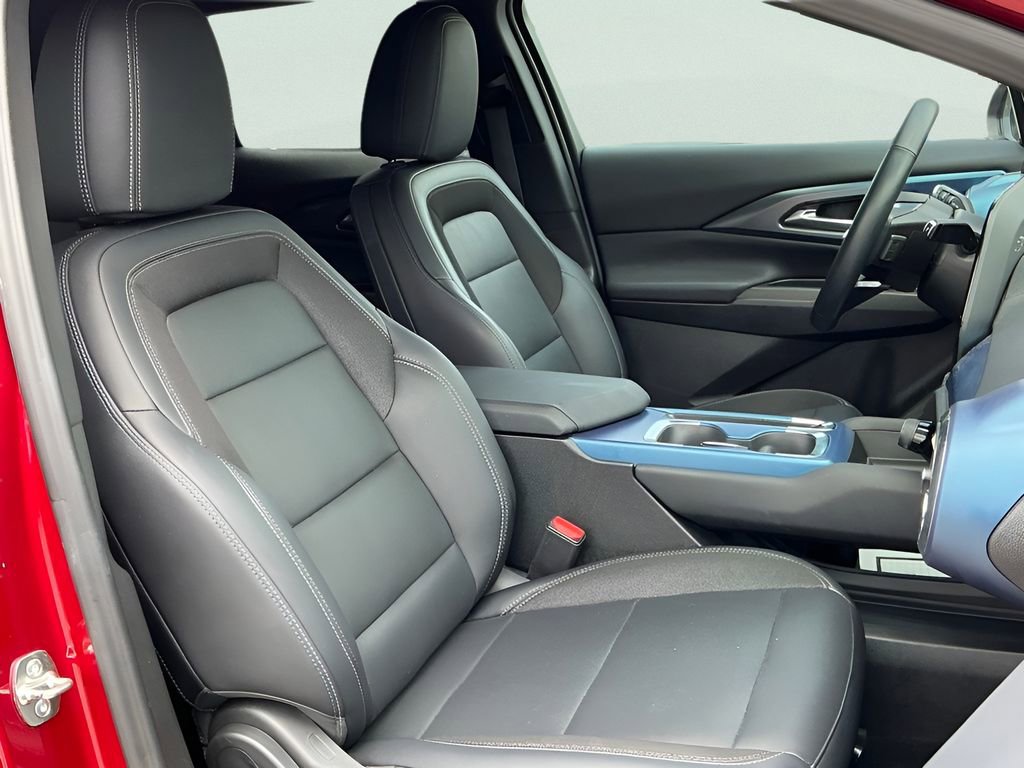 Used 2025 Chevrolet Equinox EV LT w/ Convenience Package image 17