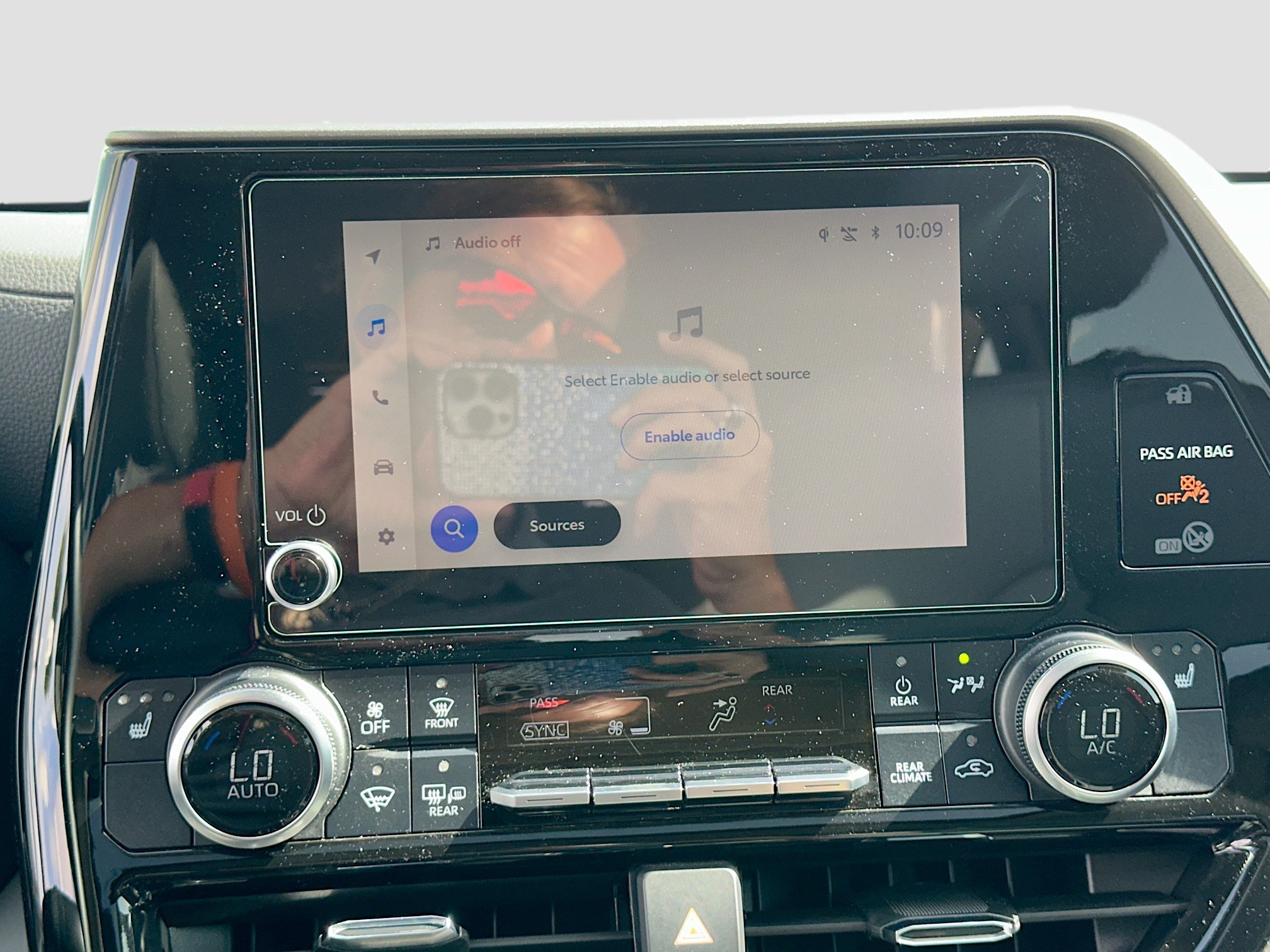 Used 2024 Toyota Highlander XLE FWD image 15