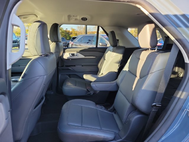 Certified 2025 Ford Explorer Active w/ Active Comfort Package AWD/4WD image 25
