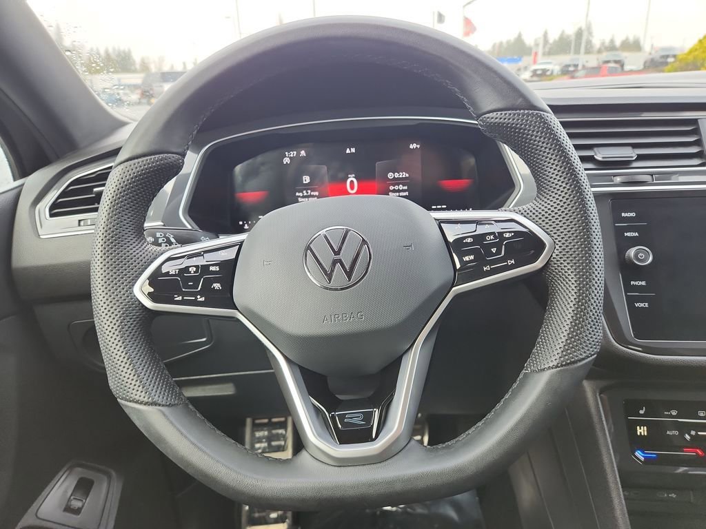 Used 2024 Volkswagen Tiguan SE R-Line image 21