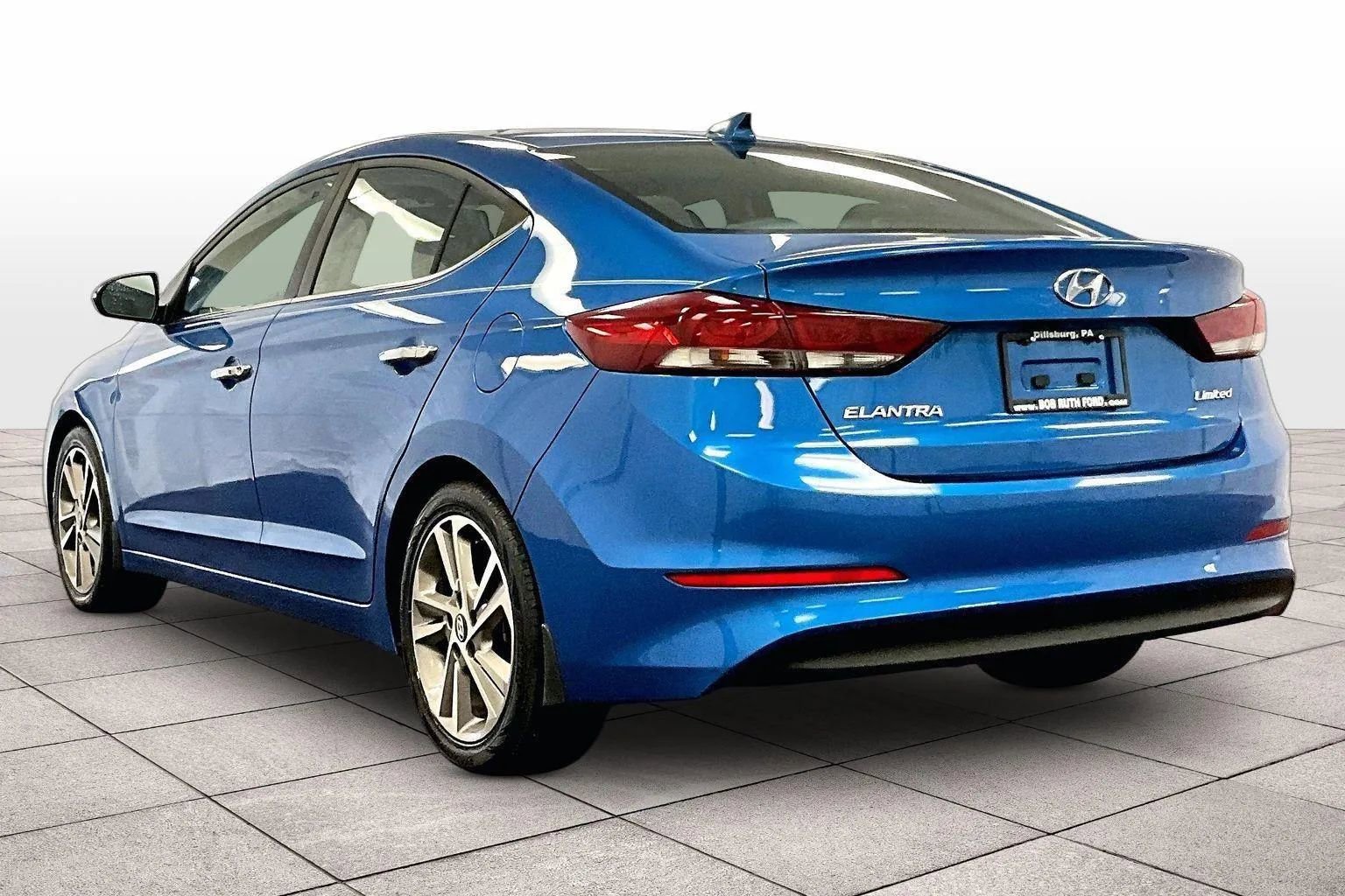 Used 2017 Hyundai Elantra Limited w/ Limited Tech Package 04 image 10