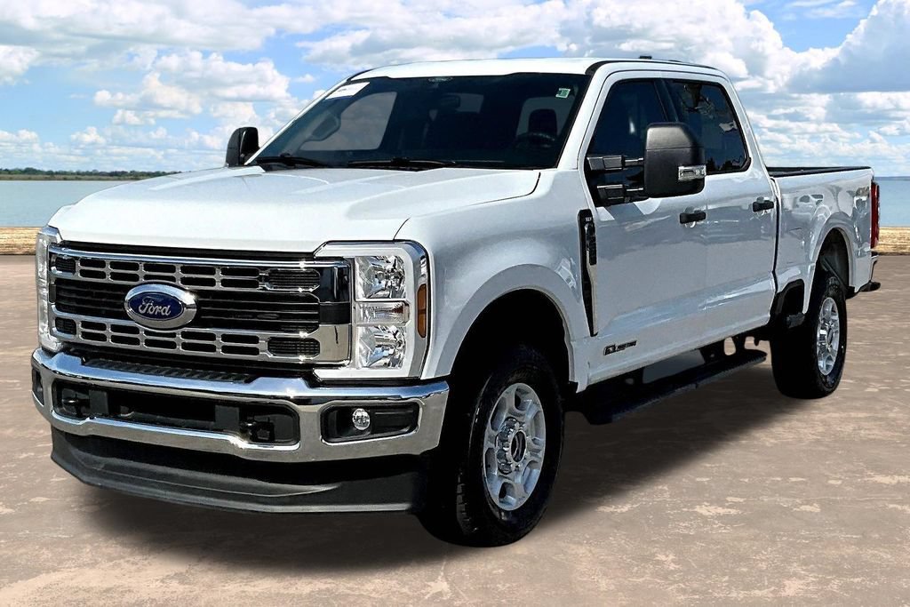 Certified 2025 Ford F250 XLT AWD/4WD image 4