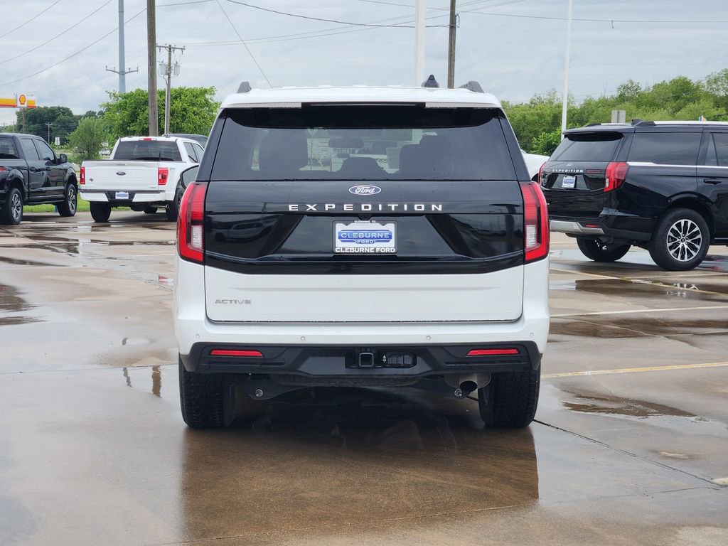 Certified 2025 Ford Expedition Active AWD/4WD image 6