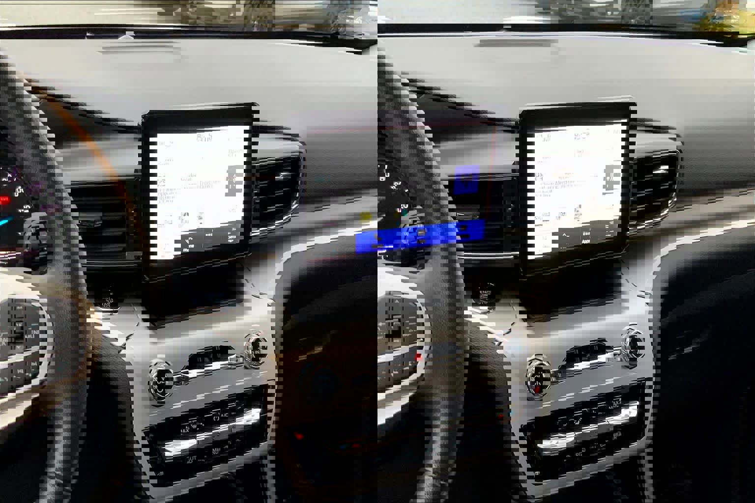 Certified 2022 Ford Explorer XLT w/ Equipment Group 202A image 8