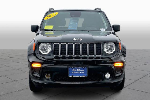 Used 2023 Jeep Renegade Latitude w/ Premium Group image 3