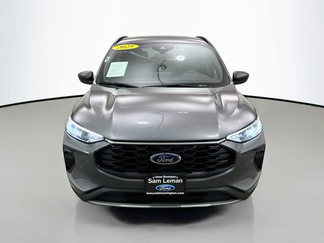 Certified 2025 Ford Escape ST-Line FWD image 2