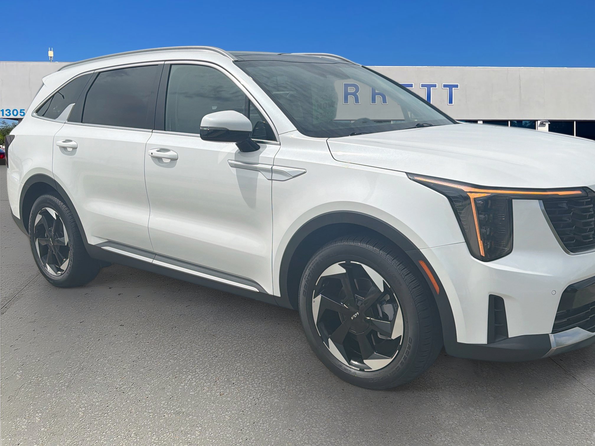 Used 2025 Kia Sorento EX w/ EX Panoramic Sunroof Package FWD image 5