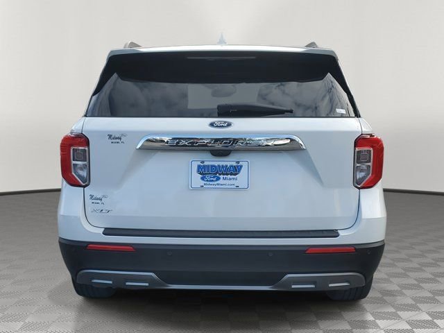 Certified 2023 Ford Explorer XLT w/ Equipment Group 202A image 3