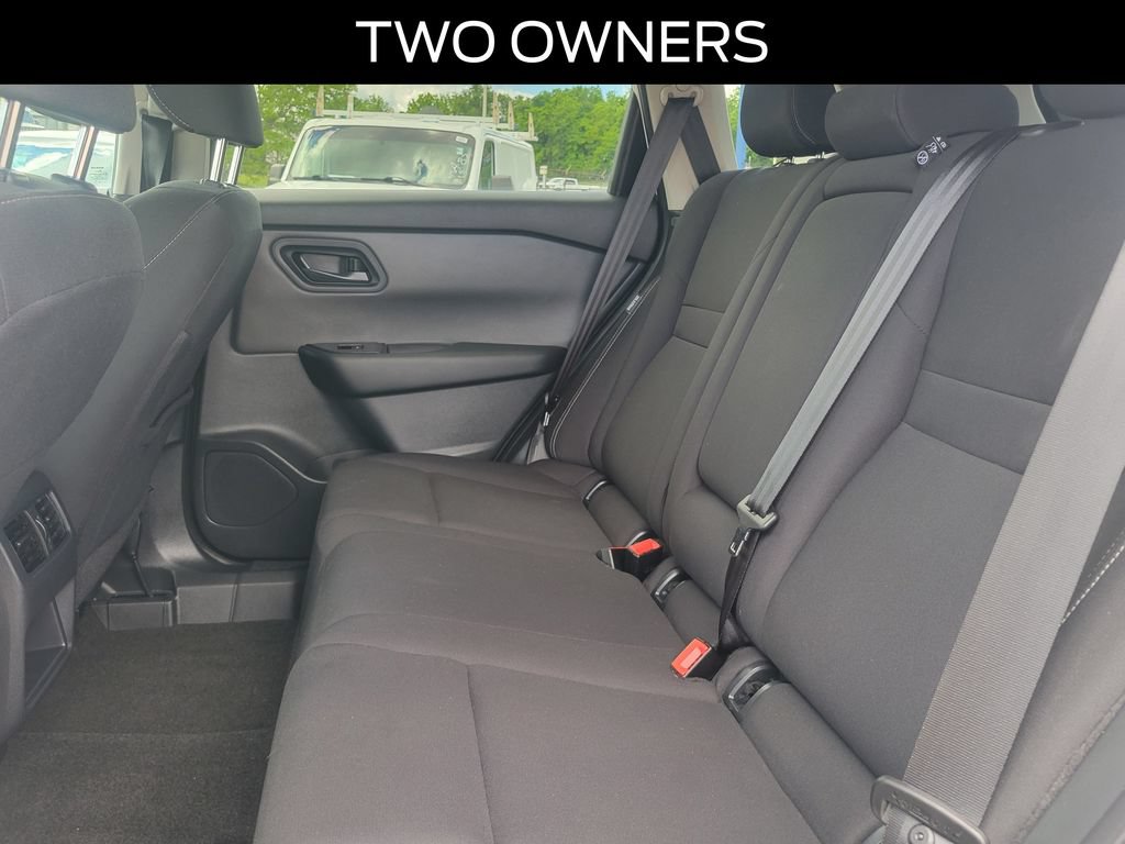 Used 2024 Nissan Rogue S FWD image 11