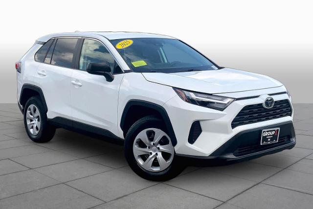 Used 2025 Toyota RAV4 LE AWD/4WD image 3