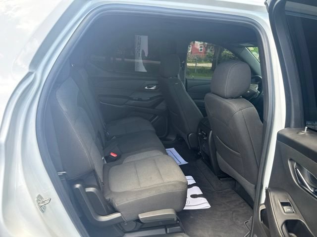 Used 2023 Chevrolet Traverse LT FWD image 13