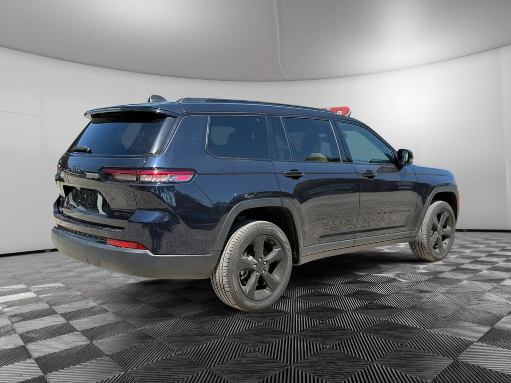 Used 2024 Jeep Grand Cherokee L Limited w/ Black Appearance Package RWD image 5