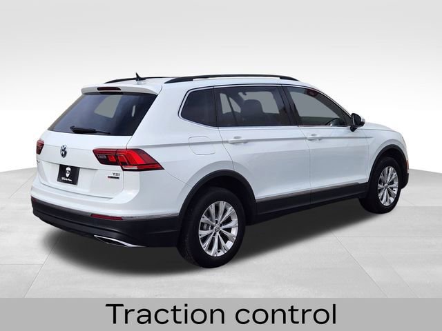 Used 2018 Volkswagen Tiguan SE w/ Panoramic Sunroof Package image 5