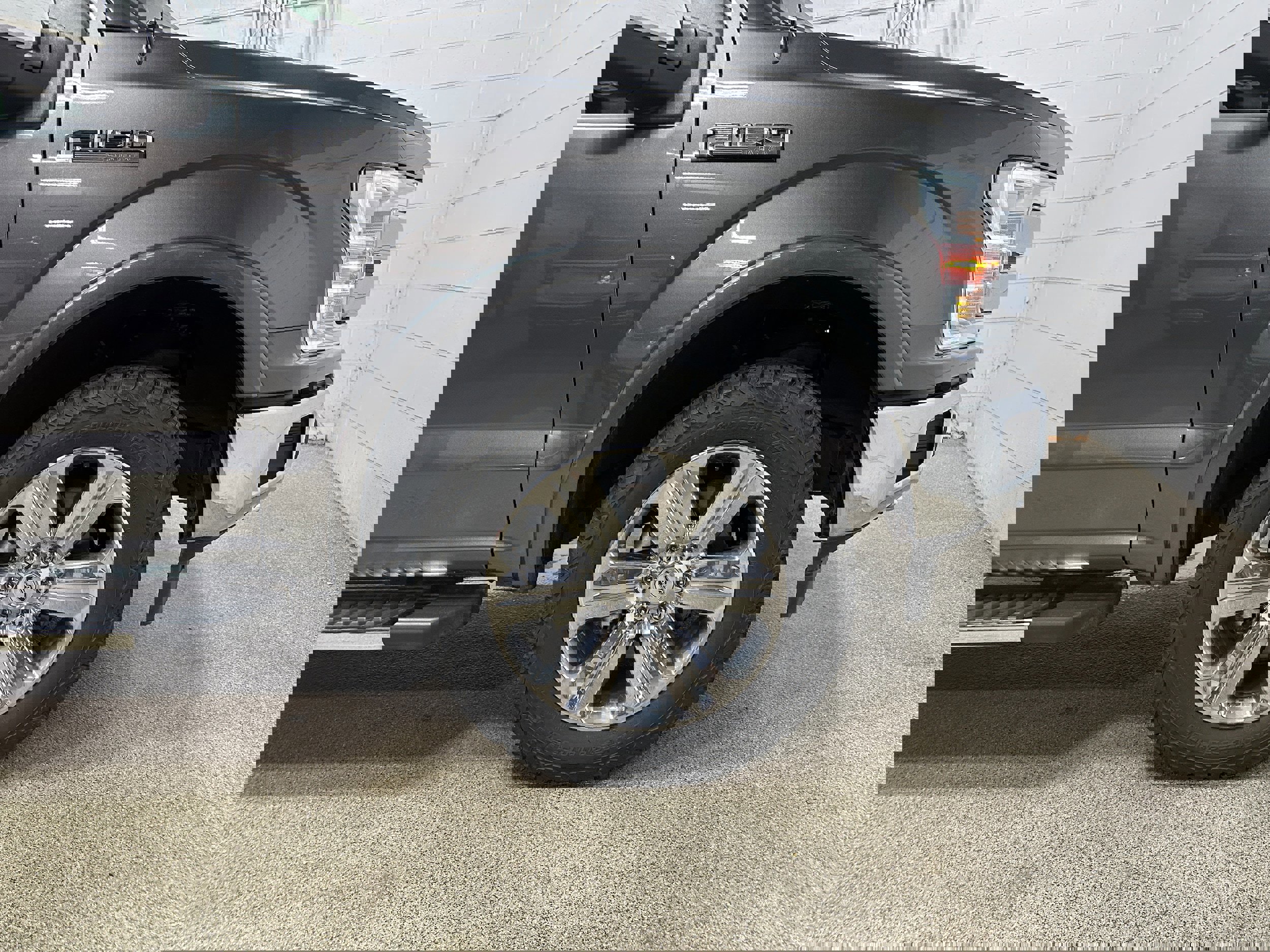 Certified 2020 Ford F150 Lariat w/ Equipment Group 502A Luxury image 44