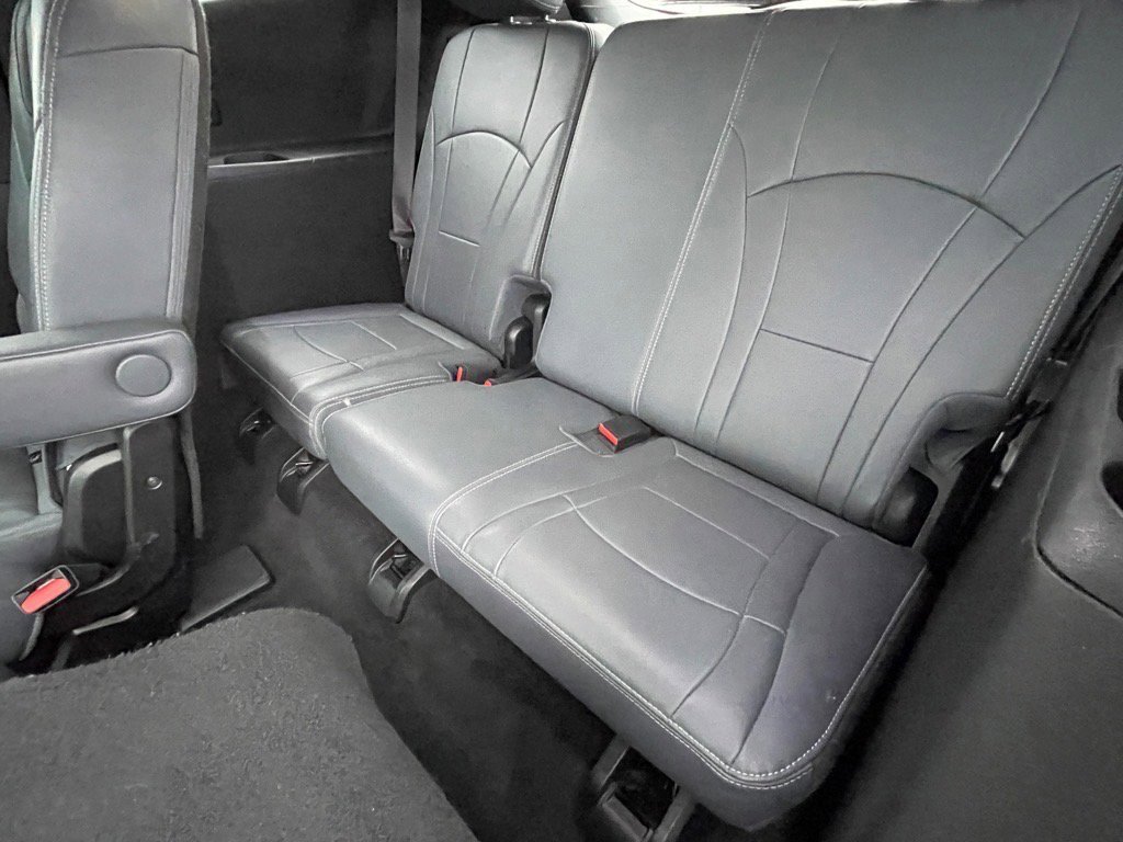Used 2024 Buick Enclave Premium image 13