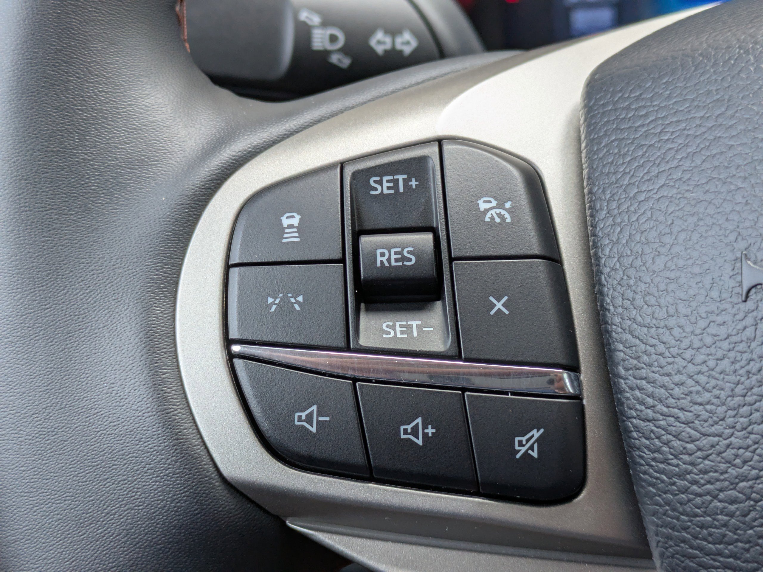 Certified 2025 Ford Explorer Active RWD image 27