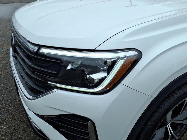 Used 2024 Volkswagen Atlas SEL Premium R-Line image 10