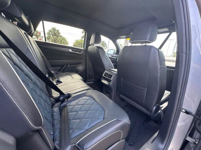 Used 2024 Volkswagen Atlas Cross Sport SEL Premium R-Line AWD/4WD image 21